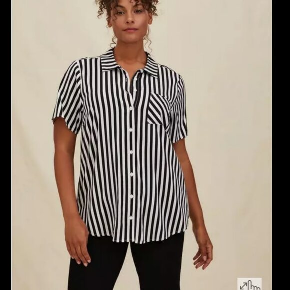 Torrid 2 Stretch Challis Button-Front Blouse – Black & White Stripe Shirt - Picture 6 of 7